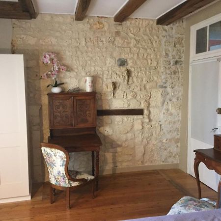 De Charme Et D'Eau Bed and Breakfast Saint-Savinien Exteriör bild